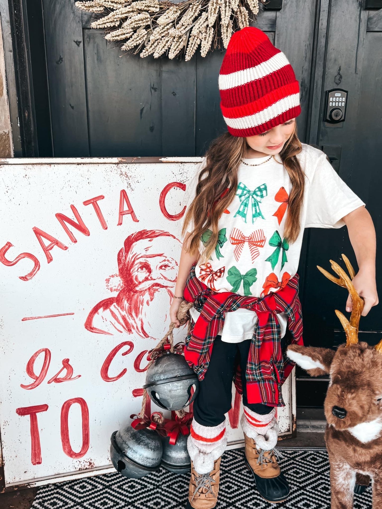 Festive Bow Graphic tee